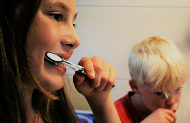 A guide to brushing your teeth the right way
